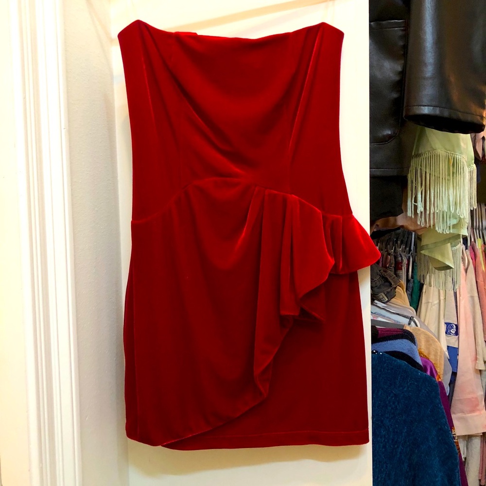 NWT Red velvet strapless dress